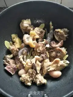 Make Frozen chickens with mushrooms step 4