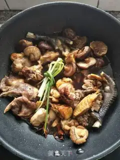 Make Frozen chickens with mushrooms step 5
