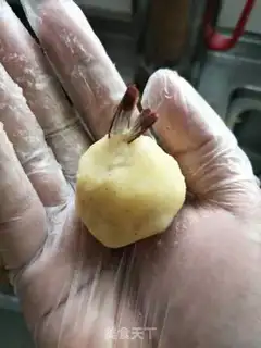 Make Pixie-tail shrimp ball step 7
