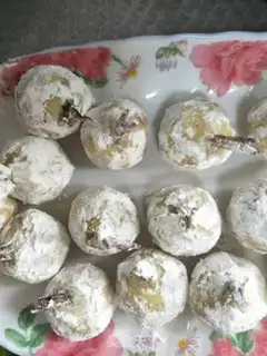 Make Pixie-tail shrimp ball step 8