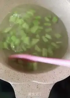 Make cucumber omelet cheese noodles step 3