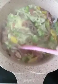 Make cucumber omelet cheese noodles step 7
