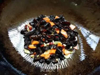 Make Pumpkin-mucked eggs step 6