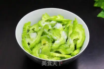 Make Spicy, spicy eggs step 2