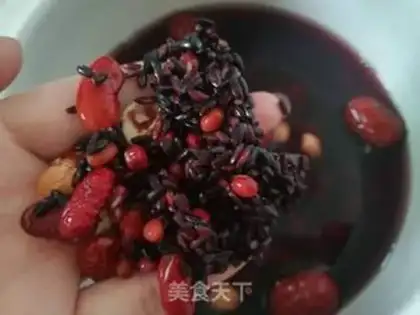 Make Black rice dates for porridge step 3
