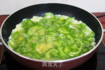 Make Spicy, spicy eggs step 5