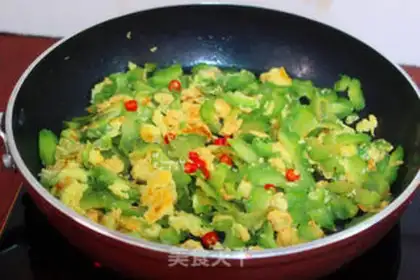 Make Spicy, spicy eggs step 6