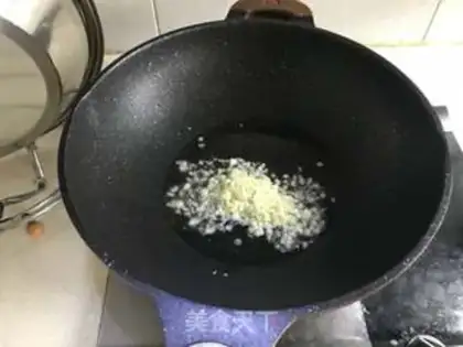 Make Scrambles of garlic step 2