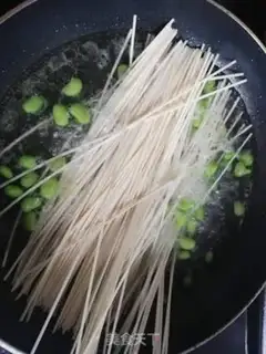 Make Doudou clean noodles step 3