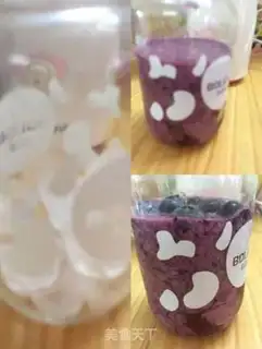 Make Blueberry milkshake step 1