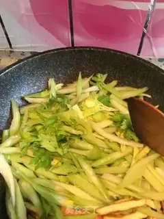 Make Celery fried beans step 4