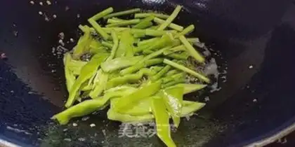 Make Garlic sauce step 5