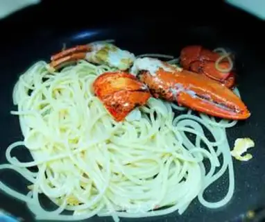 Make Lobster pasta step 4