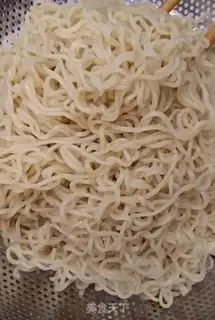 Make Spaghetti pizza step 0