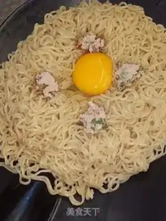 Make Spaghetti pizza step 1