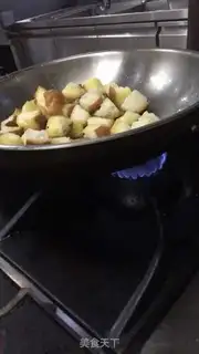 Make Onion cream soup with butter bread step 2