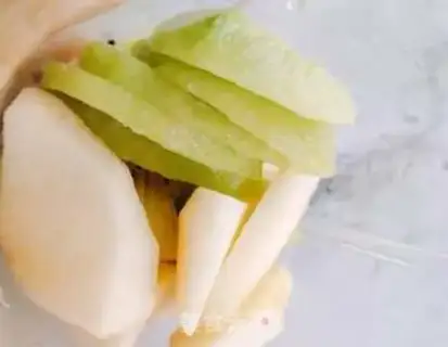 Make Apple monkey milkshake step 2