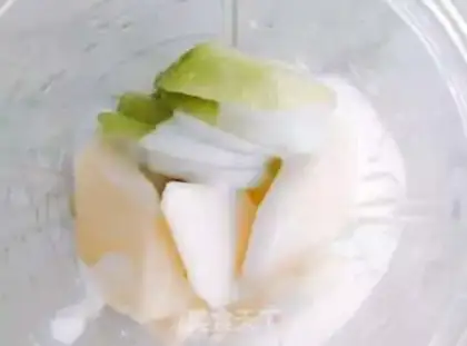Make Apple monkey milkshake step 3