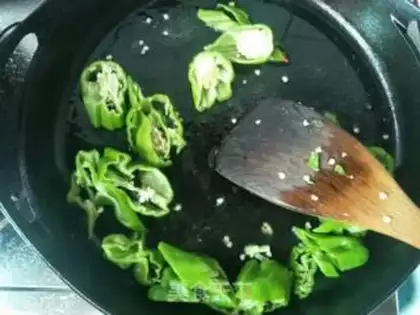 Make Spicy lobster step 2