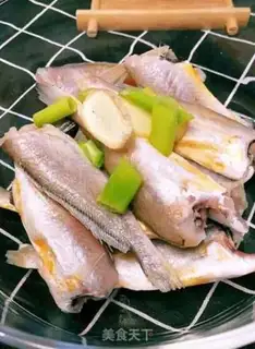 Make Dried and fried yellowfish step 0
