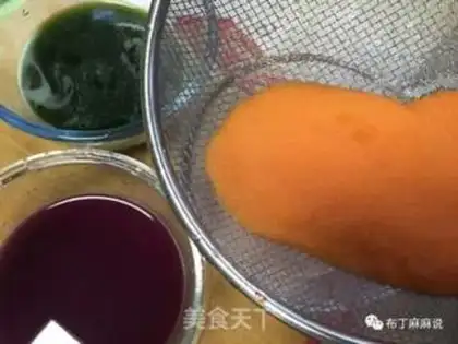 Make Three-color handmade noodles step 1