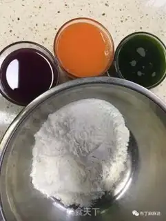 Make Three-color handmade noodles step 2