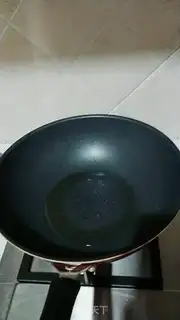Make A garlic fan with a shrimp back step 4