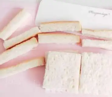 Make Toast eggs step 3