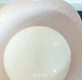 Make Banana milk oatmeal step 1