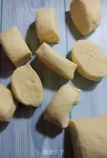 Make Corn milk melon rolls step 3