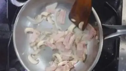 Make Butter mushroom bacon pasta step 2