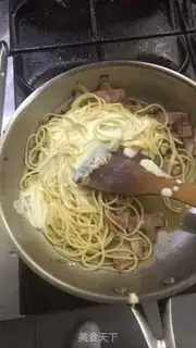 Make Butter mushroom bacon pasta step 4