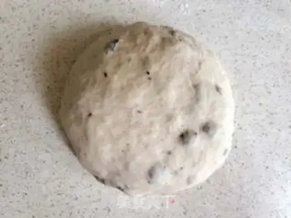 Make Leaf-shaped pie step 1