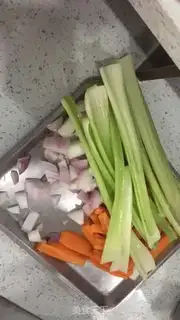 Make Spaghetti step 1
