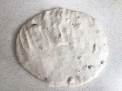 Make Leaf-shaped pie step 3