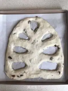 Make Leaf-shaped pie step 7