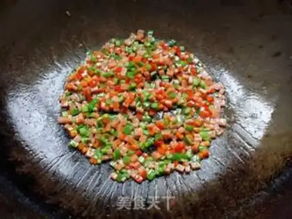 Make Twin pepper ham and egg fried rice step 3