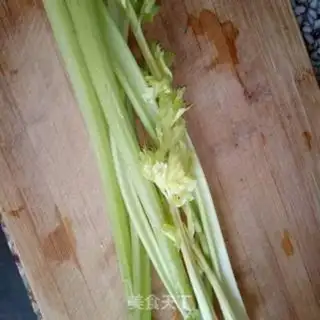 Make Celery beef step 0