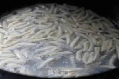 Make Tomato emptiness. Noodles step 1
