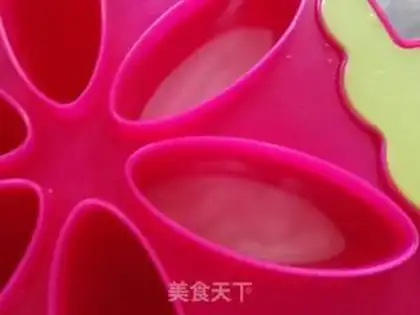 Make Watermelon popsicles step 6