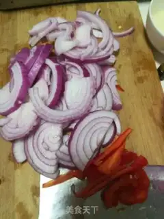Make Onion fried pork step 1