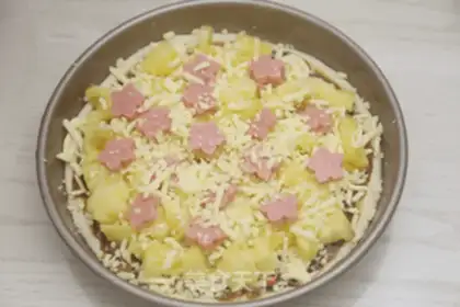 Make Pineapple pizza step 10