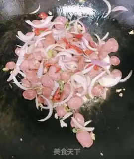 Make Onion fried hot dogs step 4