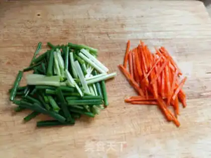 Make Black pepper omelet noodles step 3