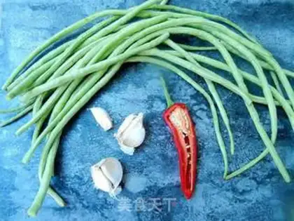 Make Garlic beans step 0