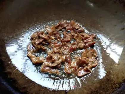 Make Black pepper omelet noodles step 5