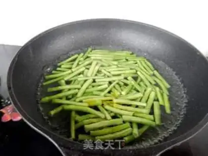 Make Garlic beans step 3