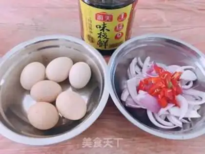 Make Onion fried eggs step 0