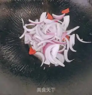 Make Onion fried eggs step 4
