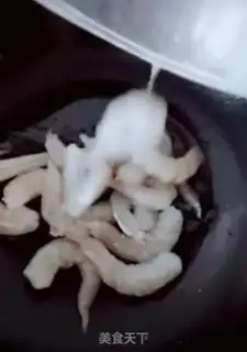 Make Shrimp fried oil step 5